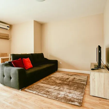 Victoria Garden Apartment