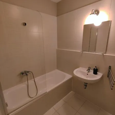 Victoria Garden Apartment *